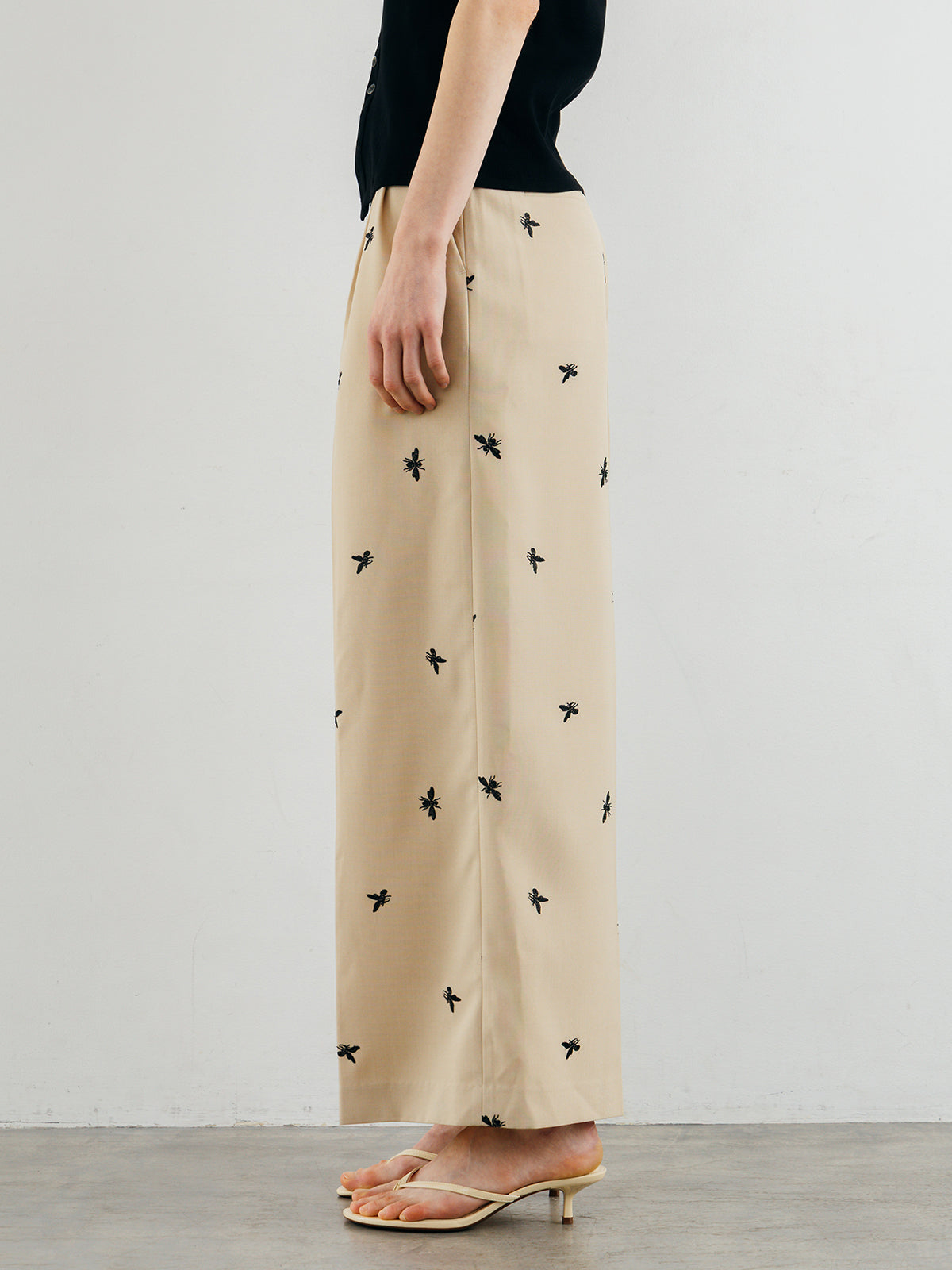 MOTIF EMBROIDERY PANTS
