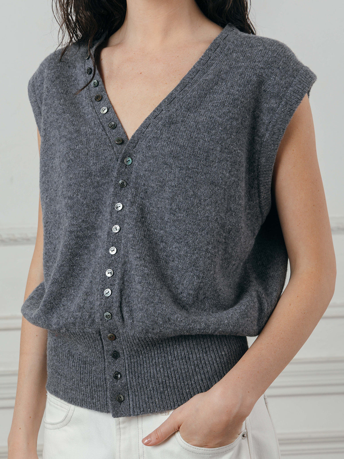 KNITTED VEST TOP