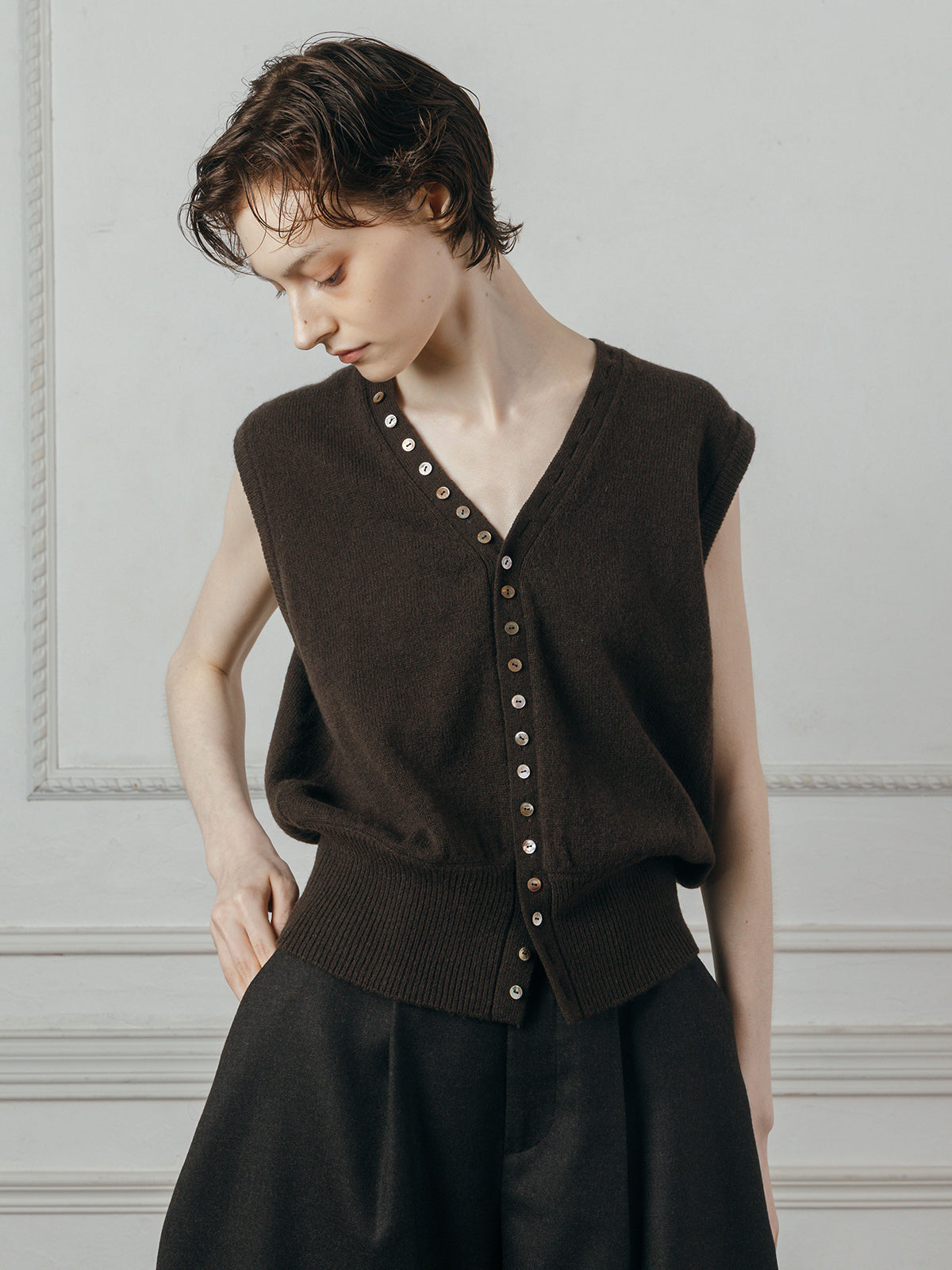 KNITTED VEST TOP