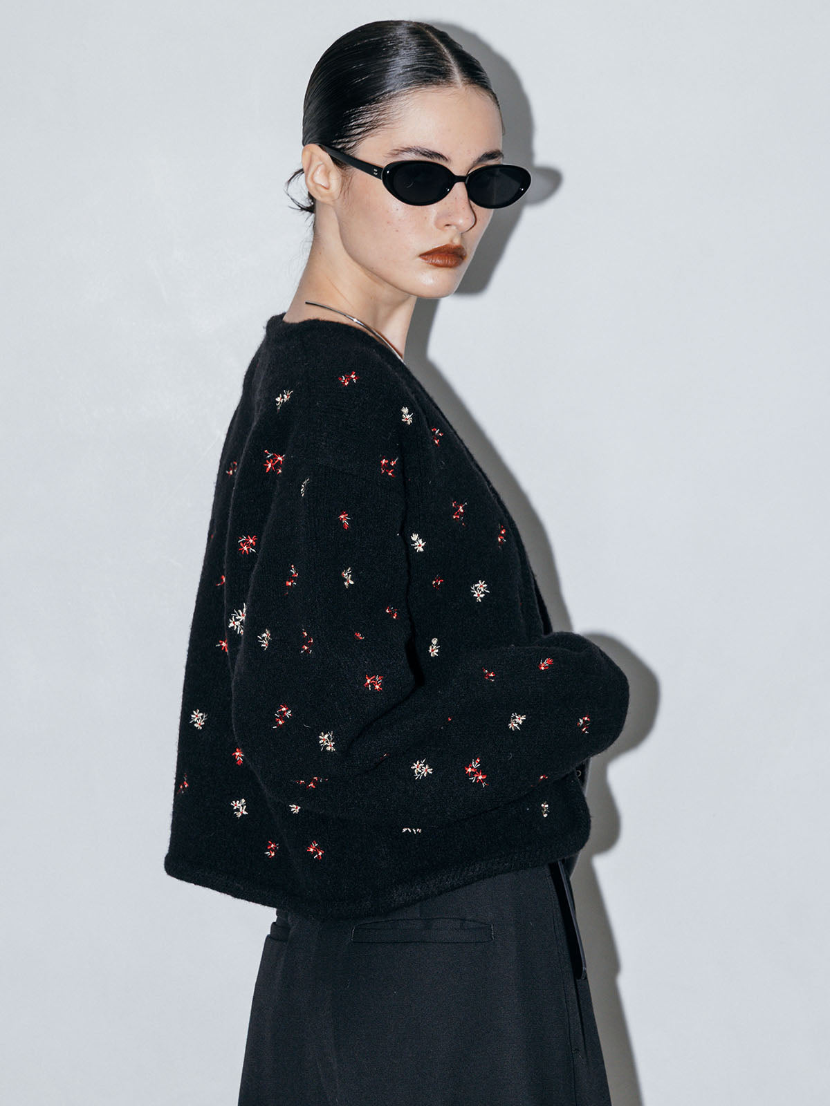 FLOWER EMBROIDERY KNIT JACKET