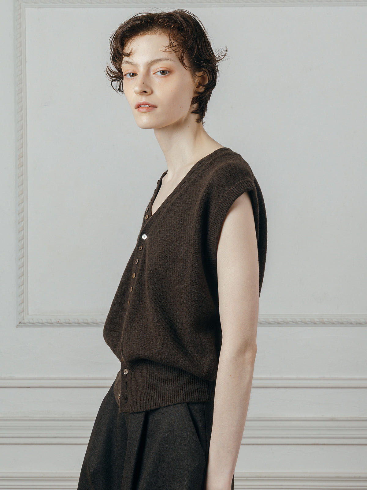 KNITTED VEST TOP