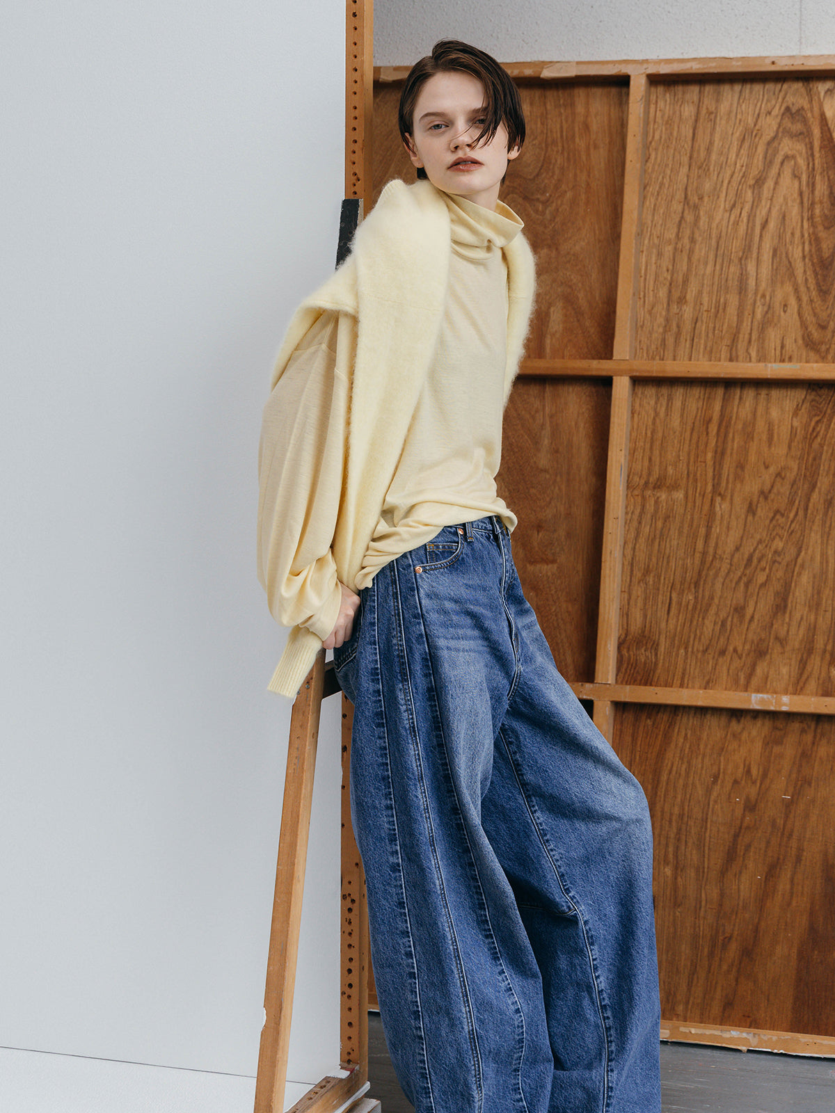 FINE WOOL OVER HIGH NECK TOPS