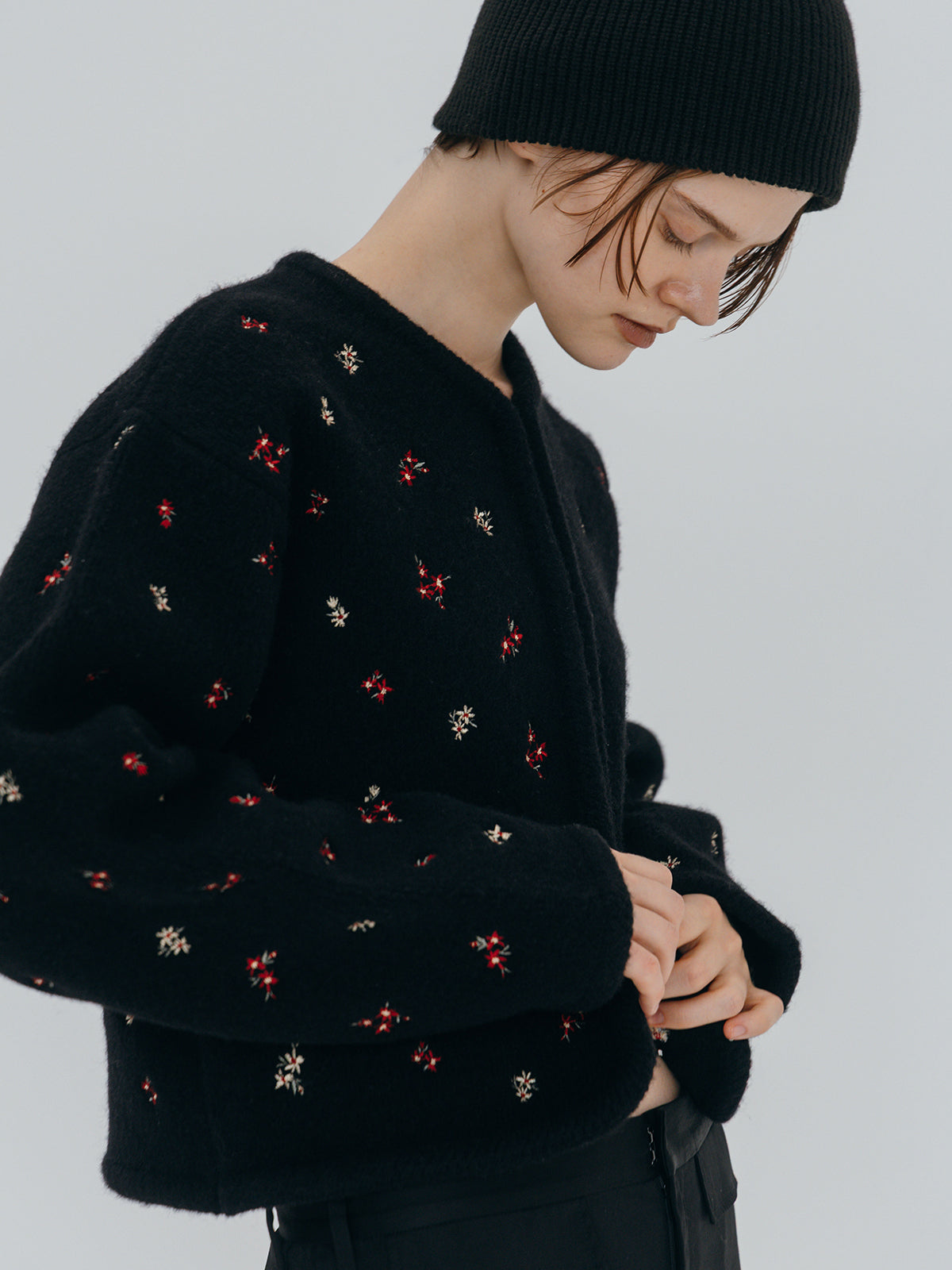FLOWER EMBROIDERY KNIT JACKET