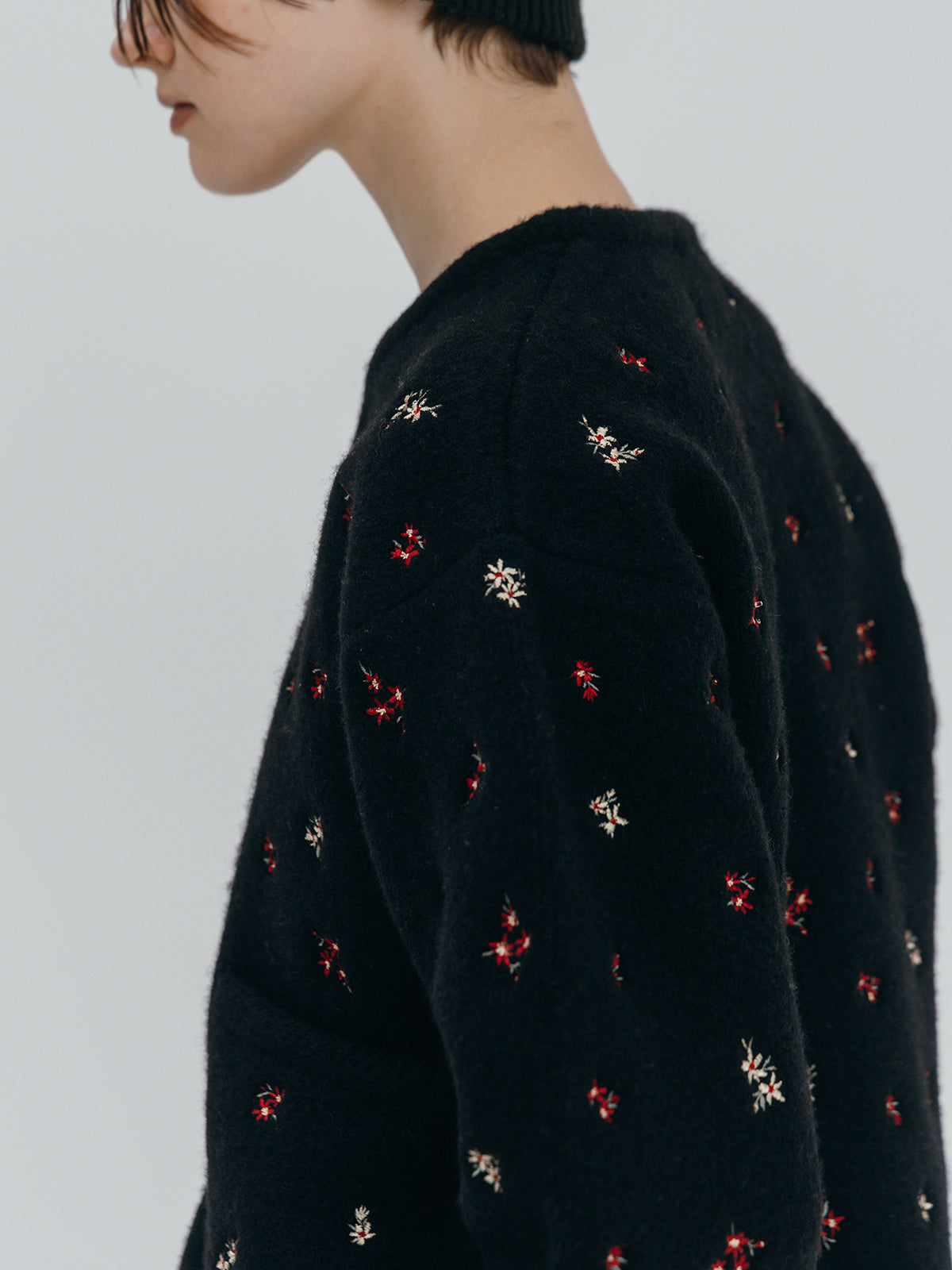 FLOWER EMBROIDERY KNIT JACKET