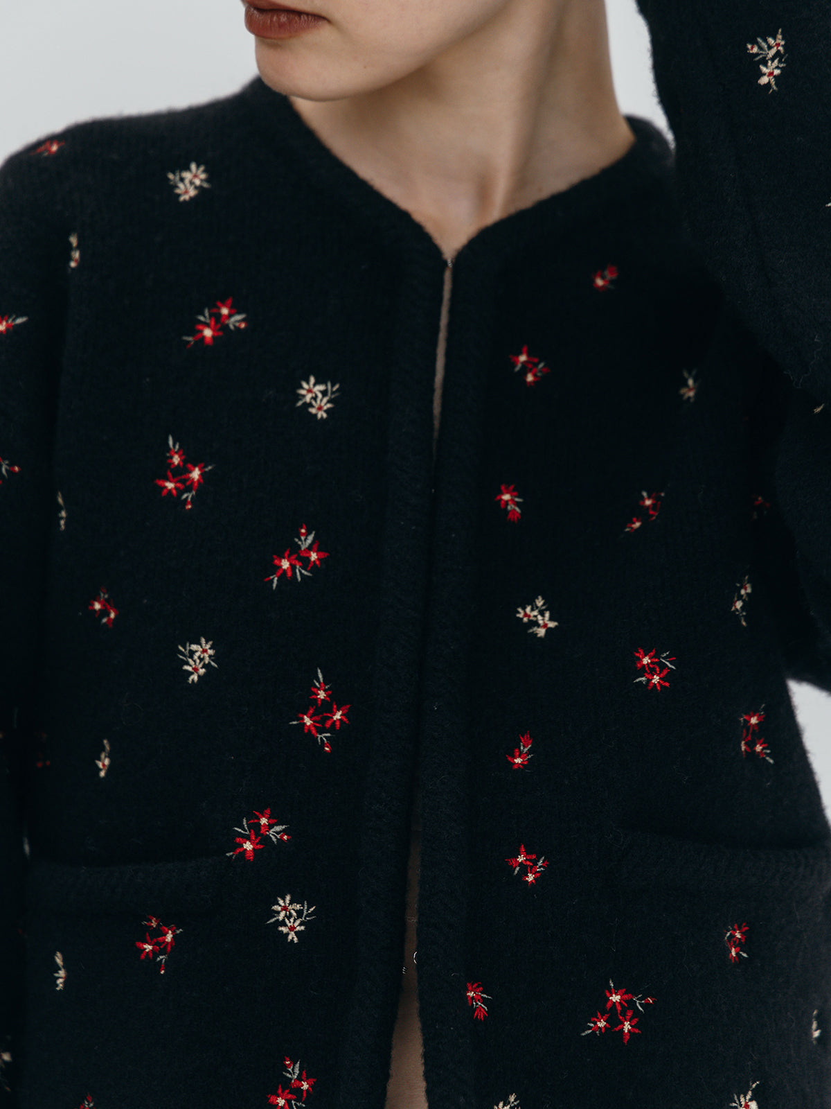 FLOWER EMBROIDERY KNIT JACKET