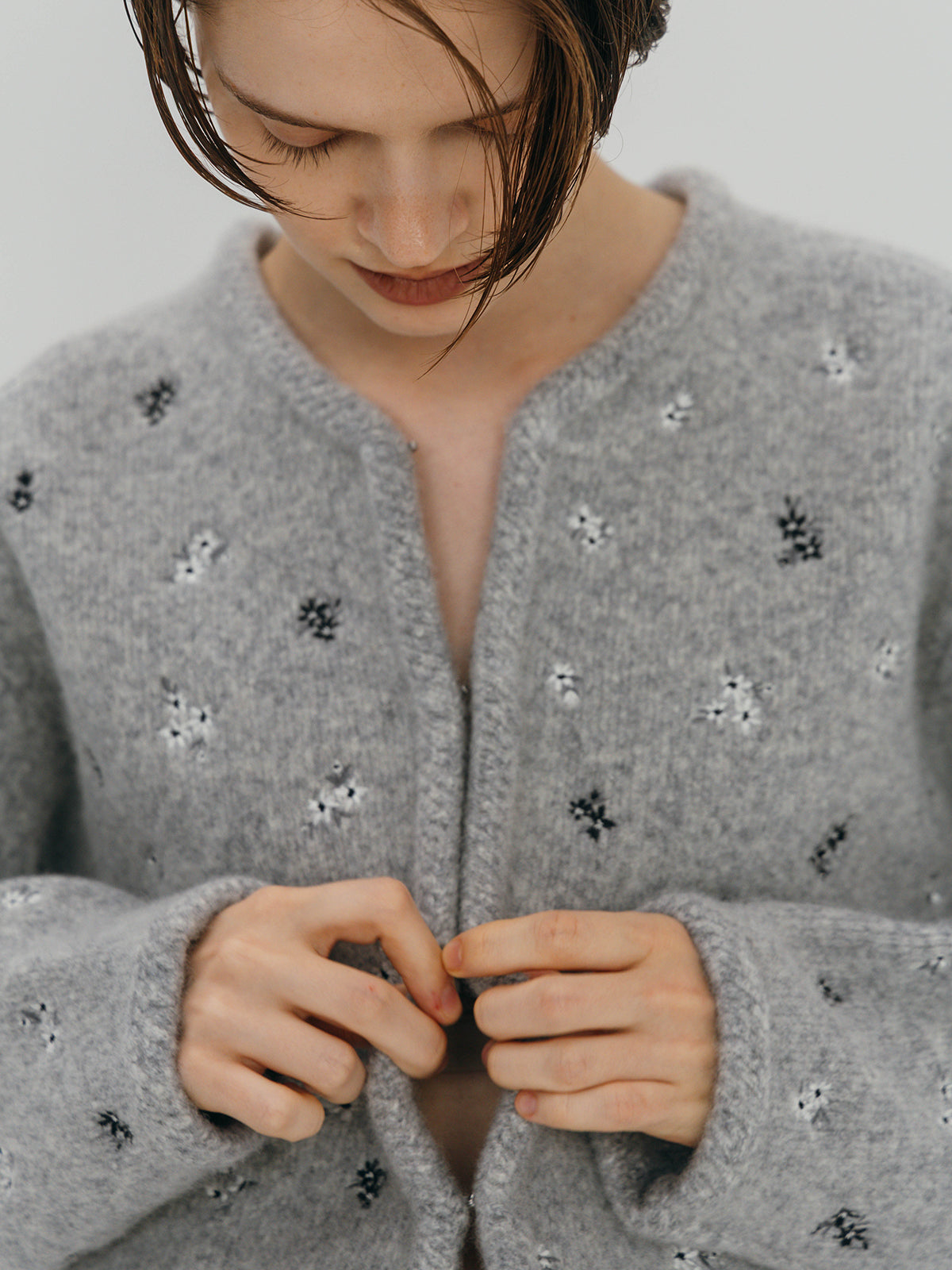 FLOWER EMBROIDERY KNIT JACKET