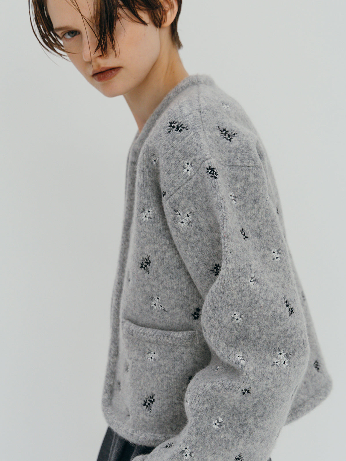 FLOWER EMBROIDERY KNIT JACKET