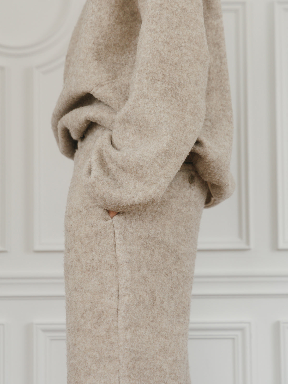 WOOL FLEECE CURVE PANTS