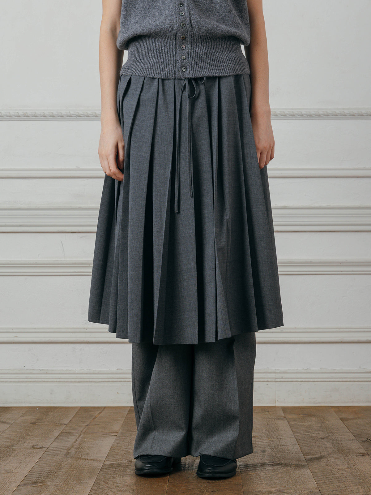 PLEATED MIDI SKIRT