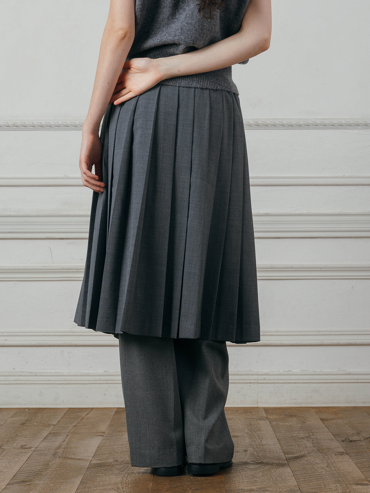 PLEATED MIDI SKIRT