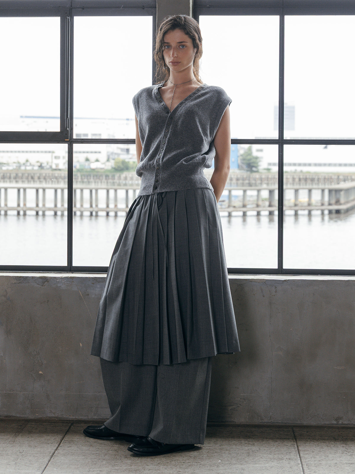 PLEATED MIDI SKIRT