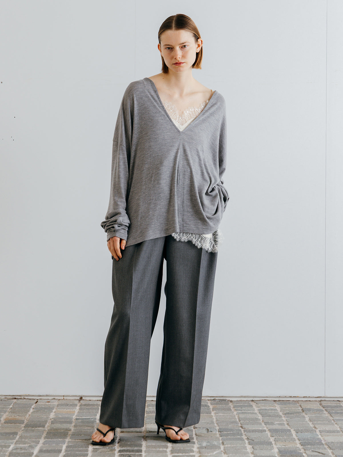 SUPER 120s FINE WOOL V NECK KNIT