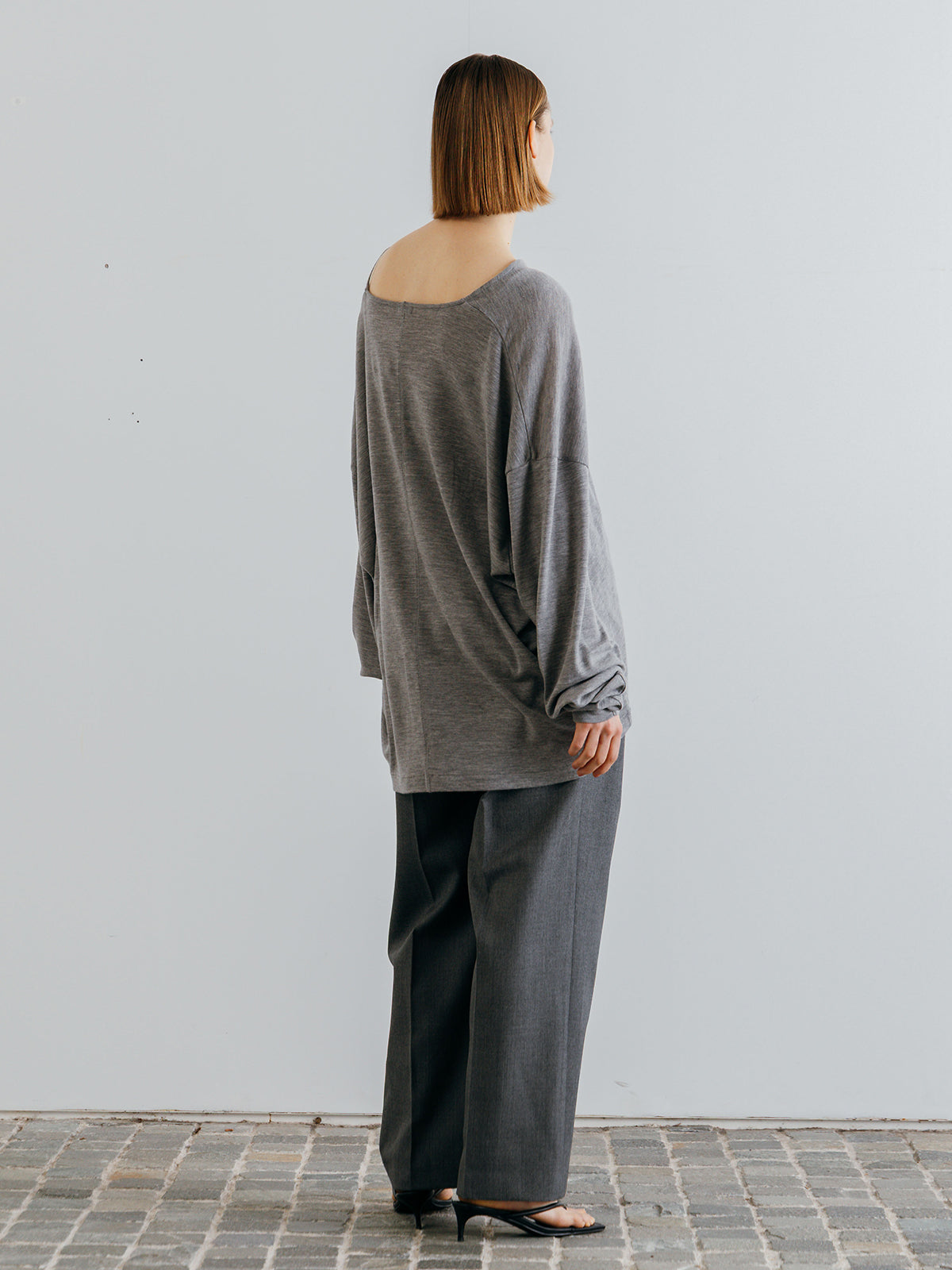 SUPER 120s FINE WOOL V NECK KNIT