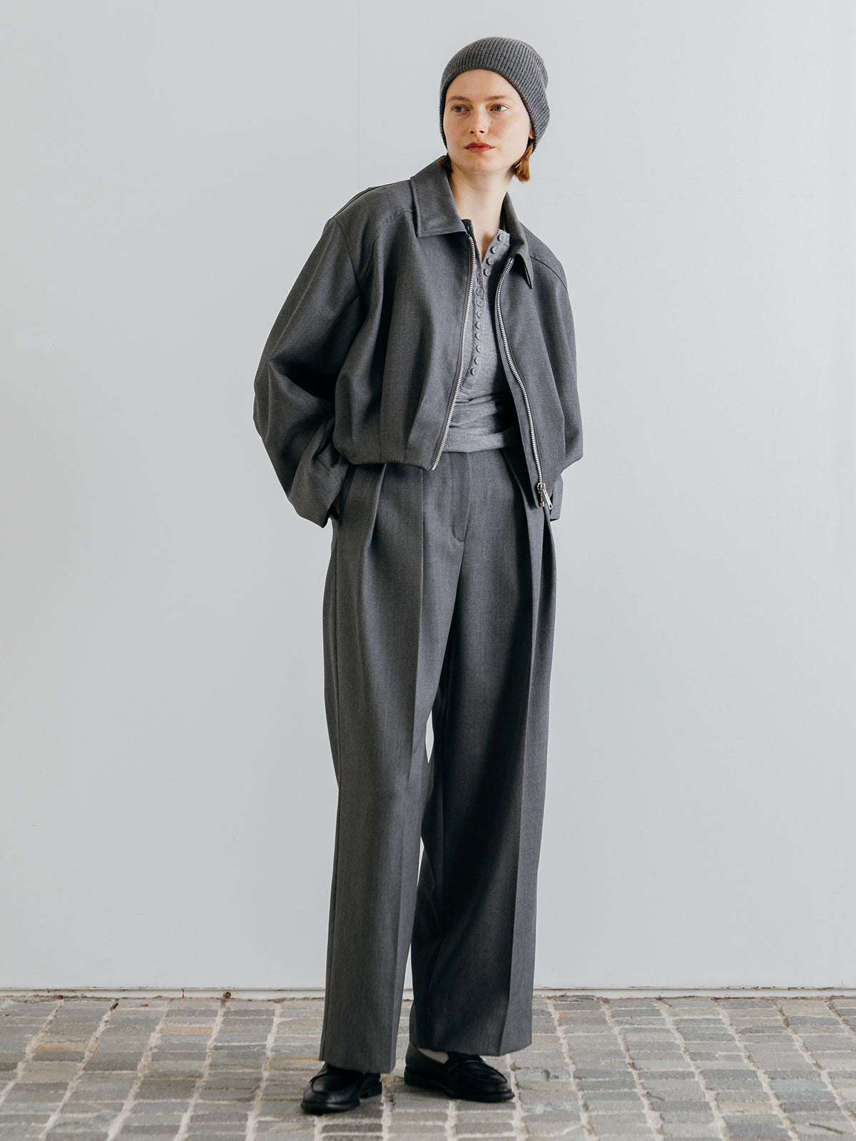 HENLY NECK LONG SLEEVE TEE