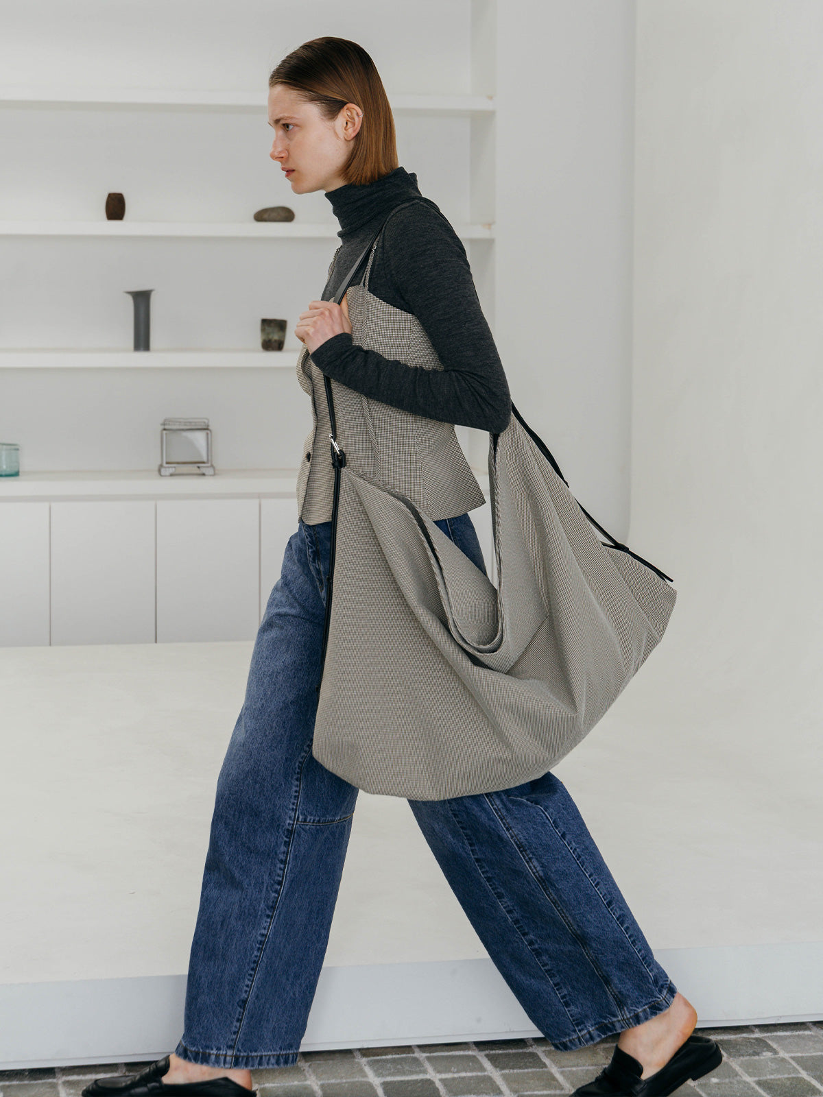 CHECK JQ MESSENGER BAG