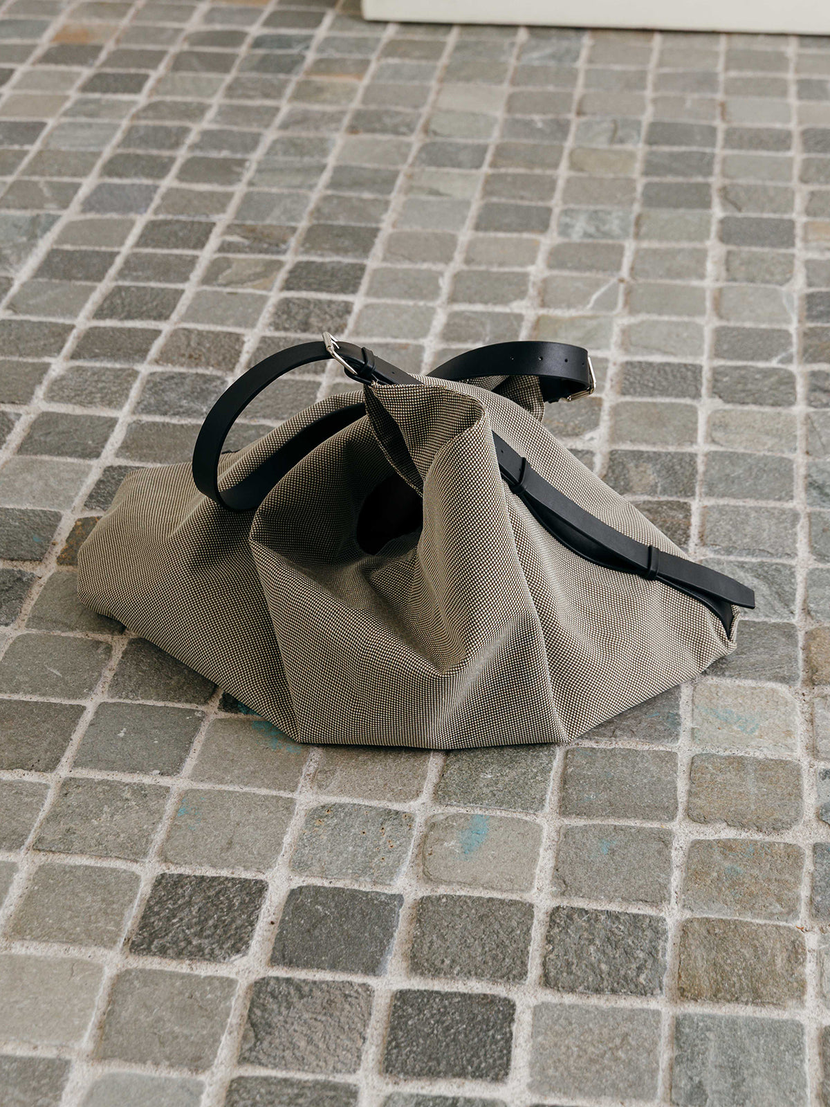 CHECK JQ MESSENGER BAG