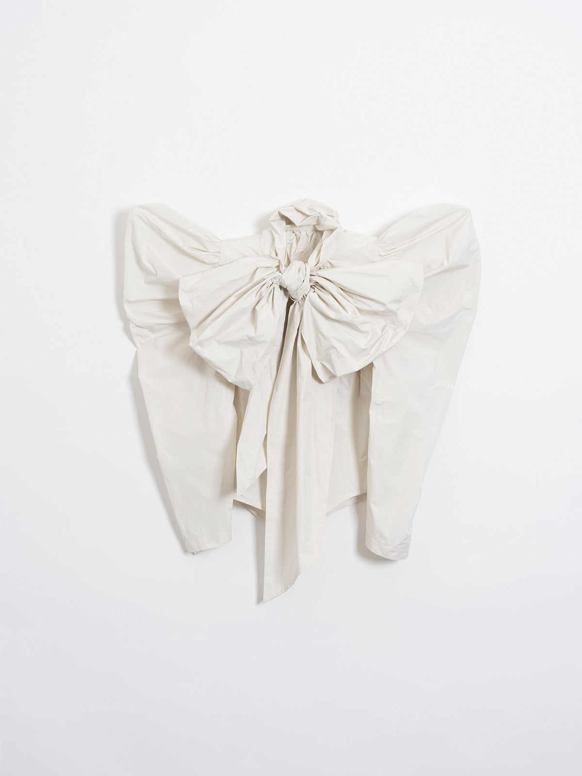 Petal ribbon blouse
