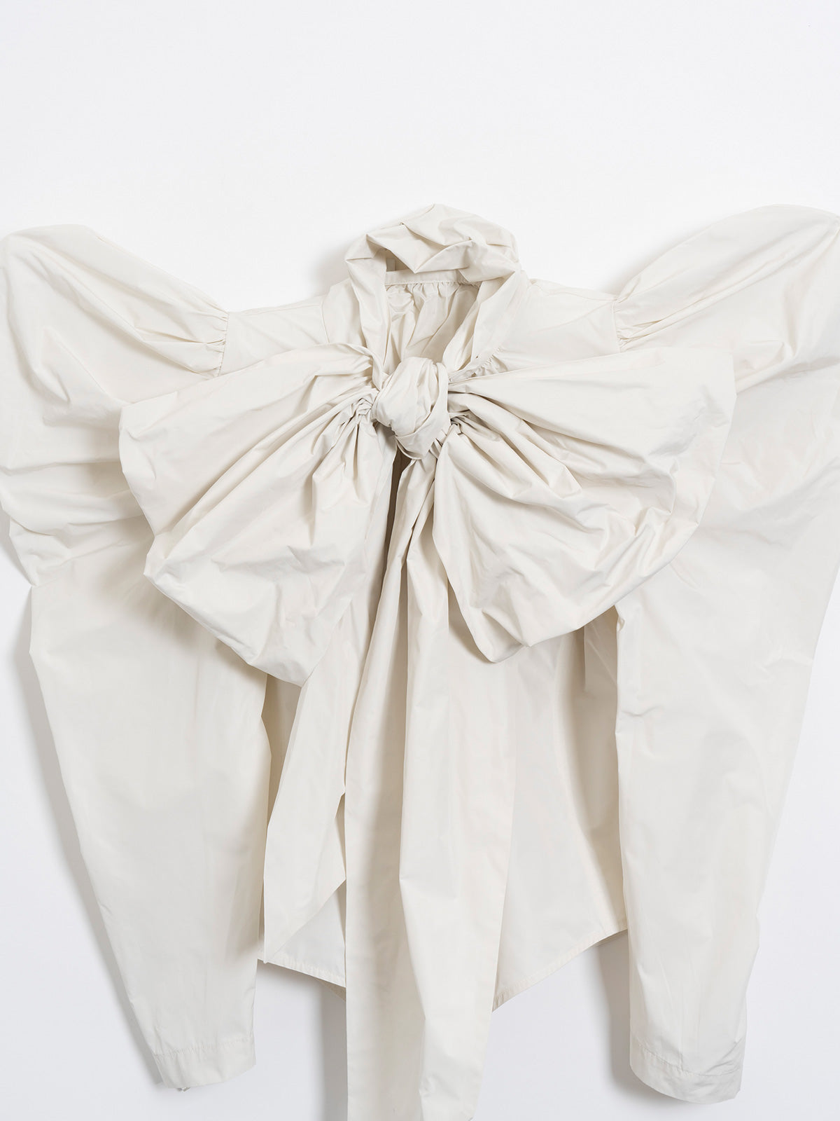 Petal ribbon blouse