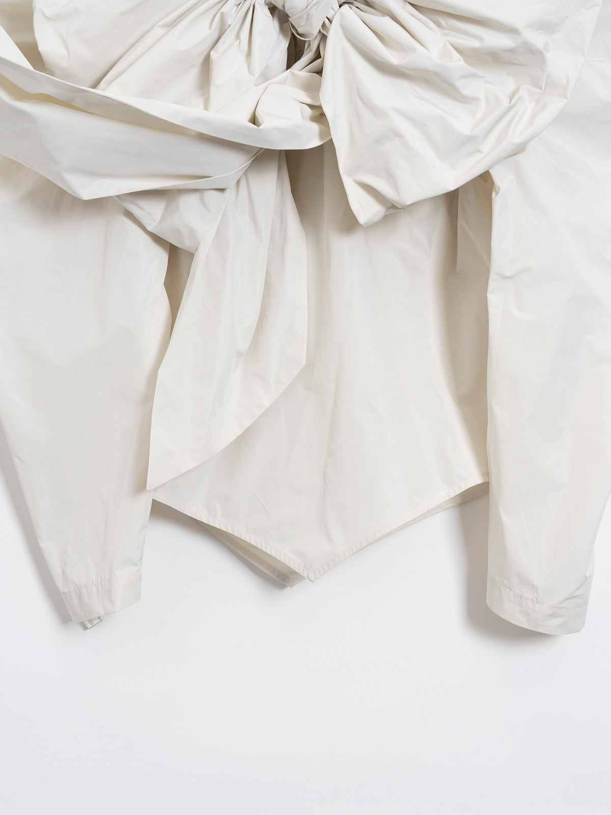 Petal ribbon blouse