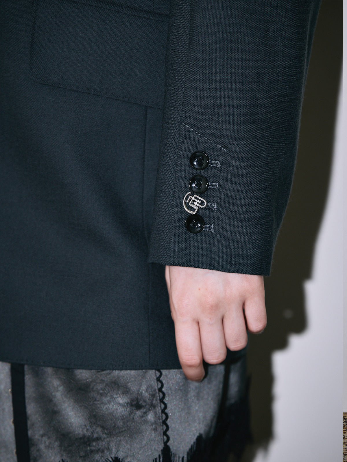 Serge over jacket